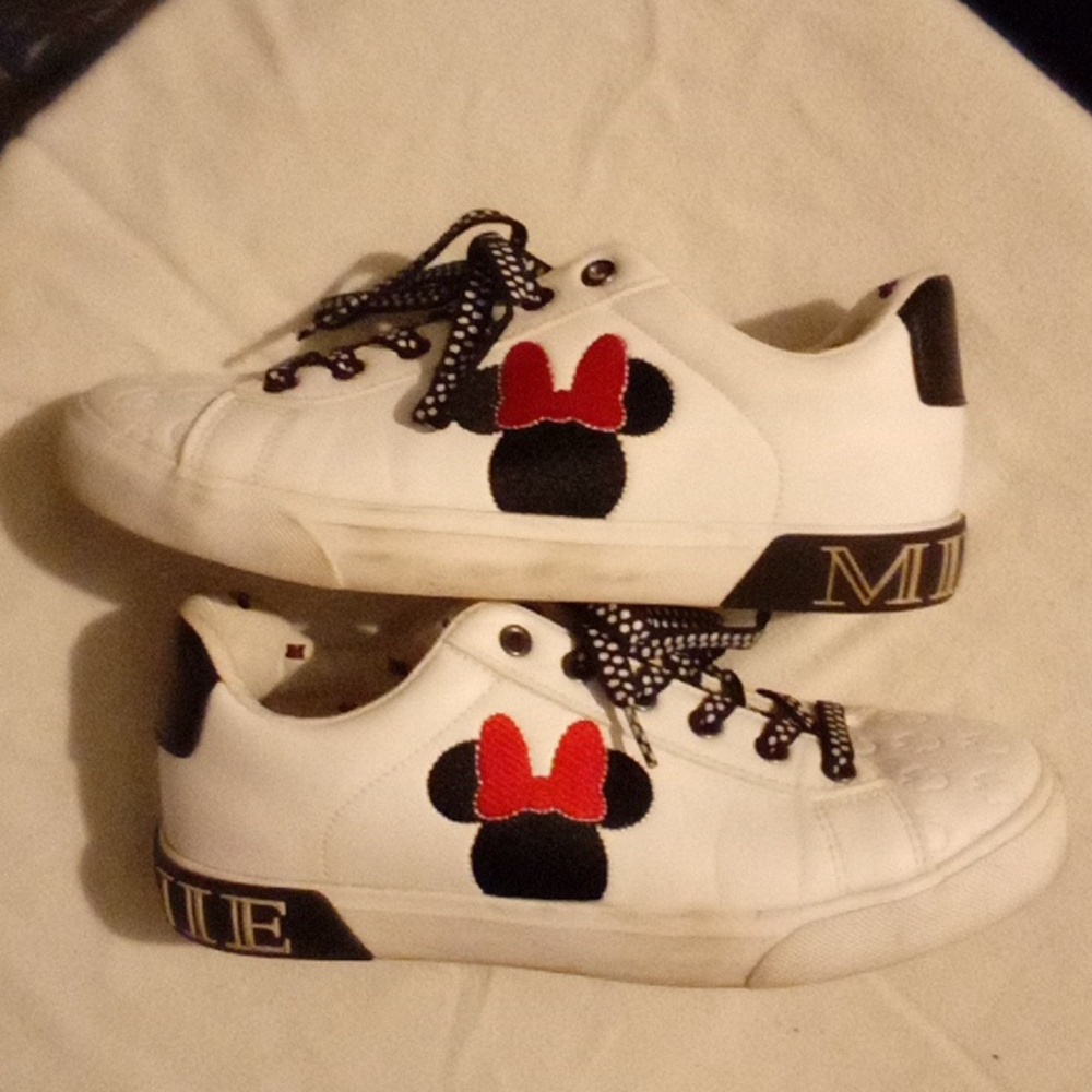 Minni mouse tennis shoes